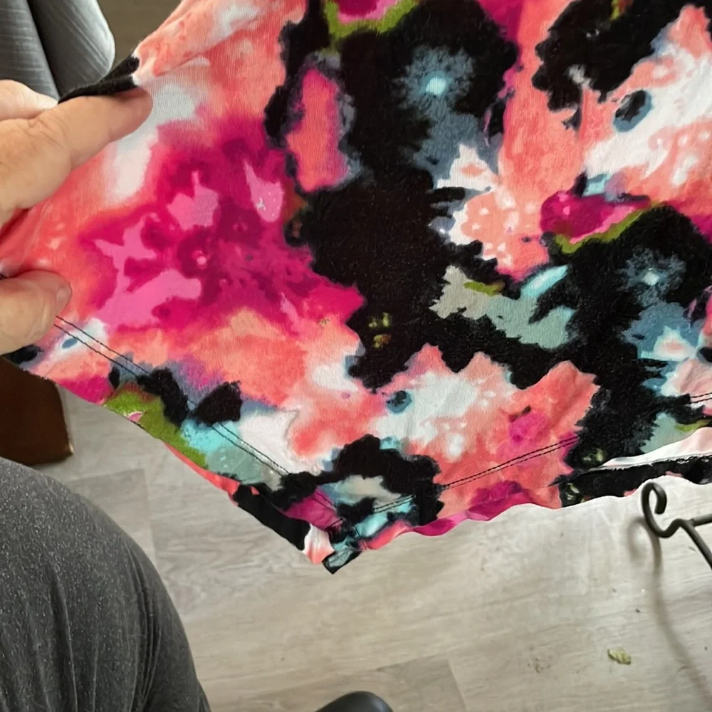 Multi-Color SS Soft Flowy Top - Picture 5 of 6